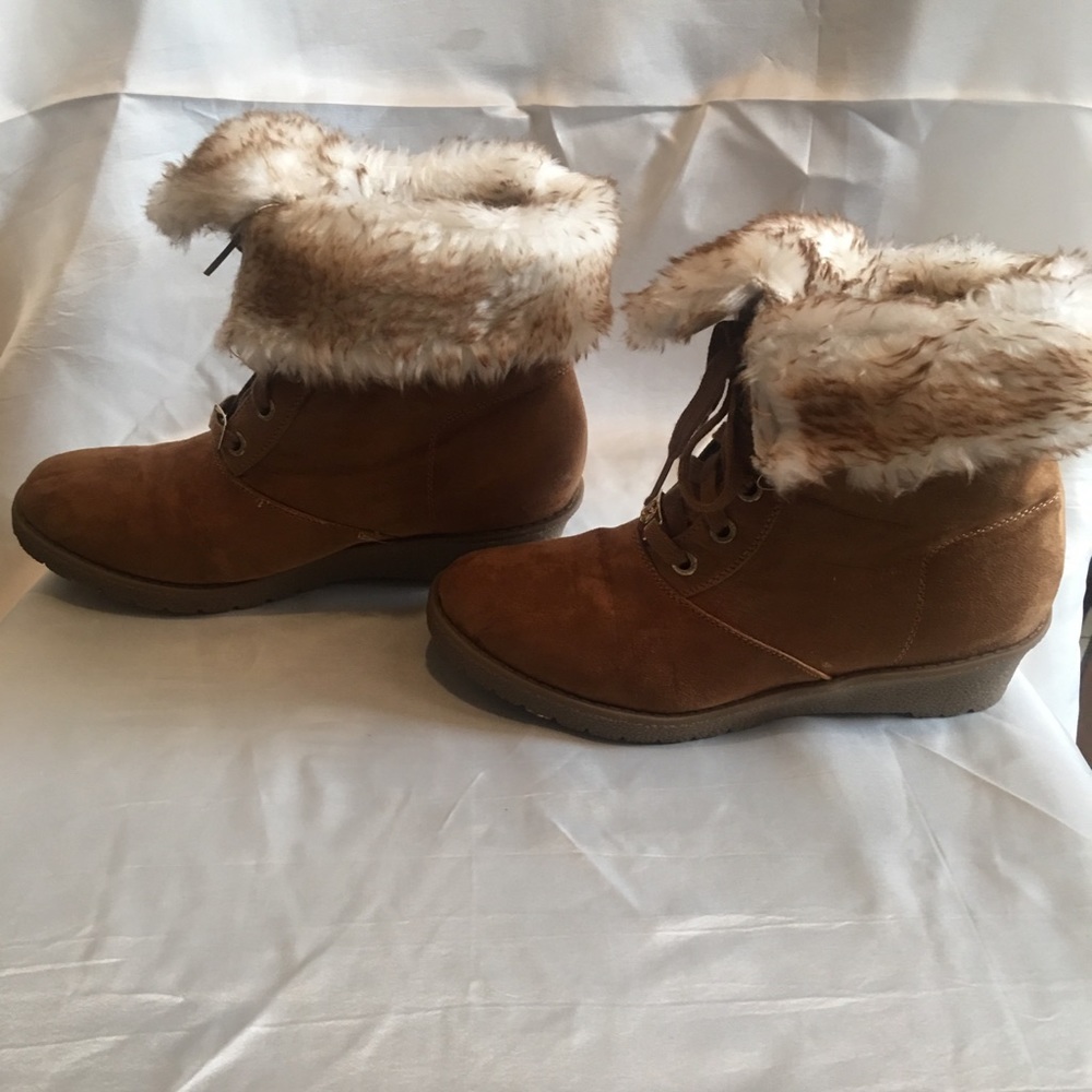 Girls Size 5 Michael Kors ankle wedge boots